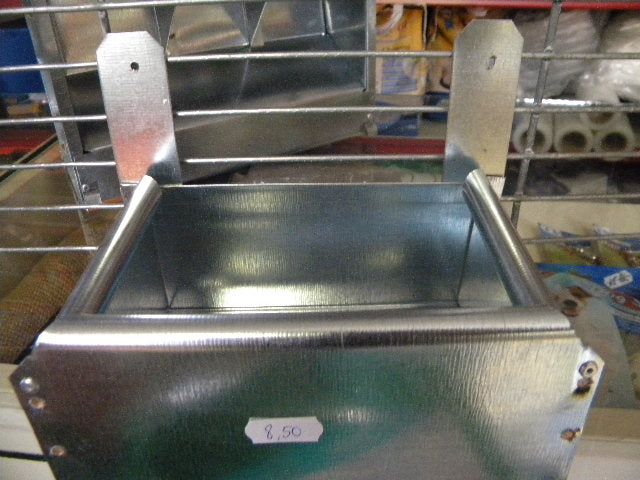 Hranitor iepuri din tabla zincata h10