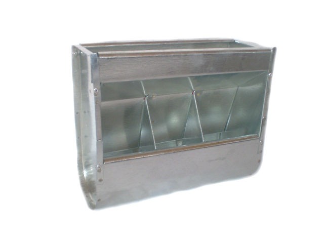 Hranitor iepuri din tabla zincata 3 comp